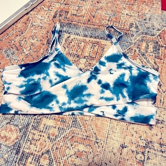 Other - BLUE & White Tie Die Bikini Top (3 For $17 End Of Summer Sale), Size L